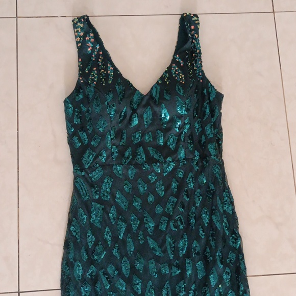 NWT *Fixed Price* Gorgeous Sequin mermaid gown - Picture 9 of 9